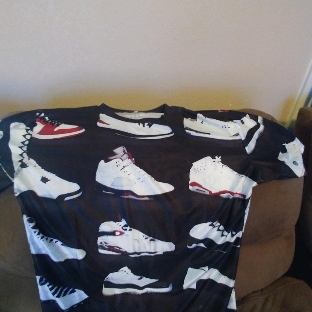 Shirts - Picture 2 of 4